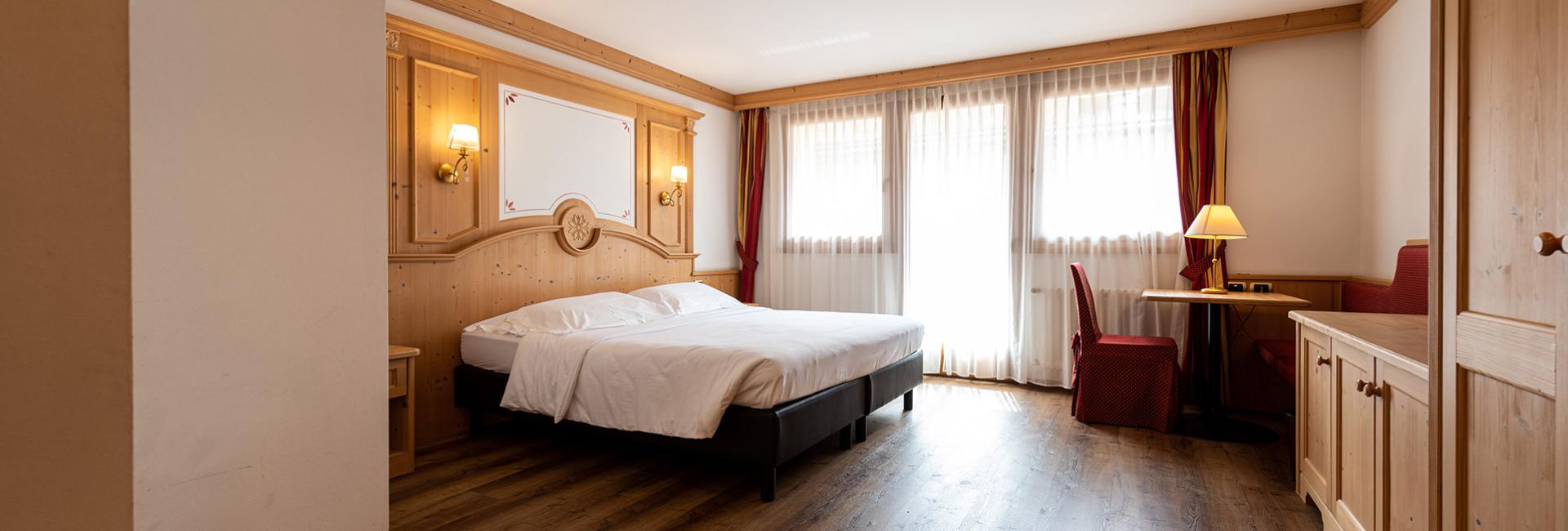 hotelcristinapinzolo en family-suite 013