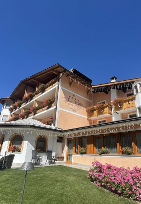 hotelcristinapinzolo en september-in-pinzolo-blue-sky-and-perfect-temperature 007