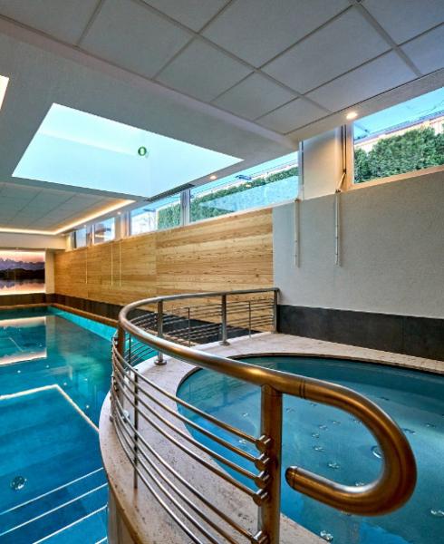 hotelcristinapinzolo it piscina-coperta 015